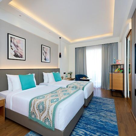 Iris Sarovar Portico グルガウン エクステリア 写真