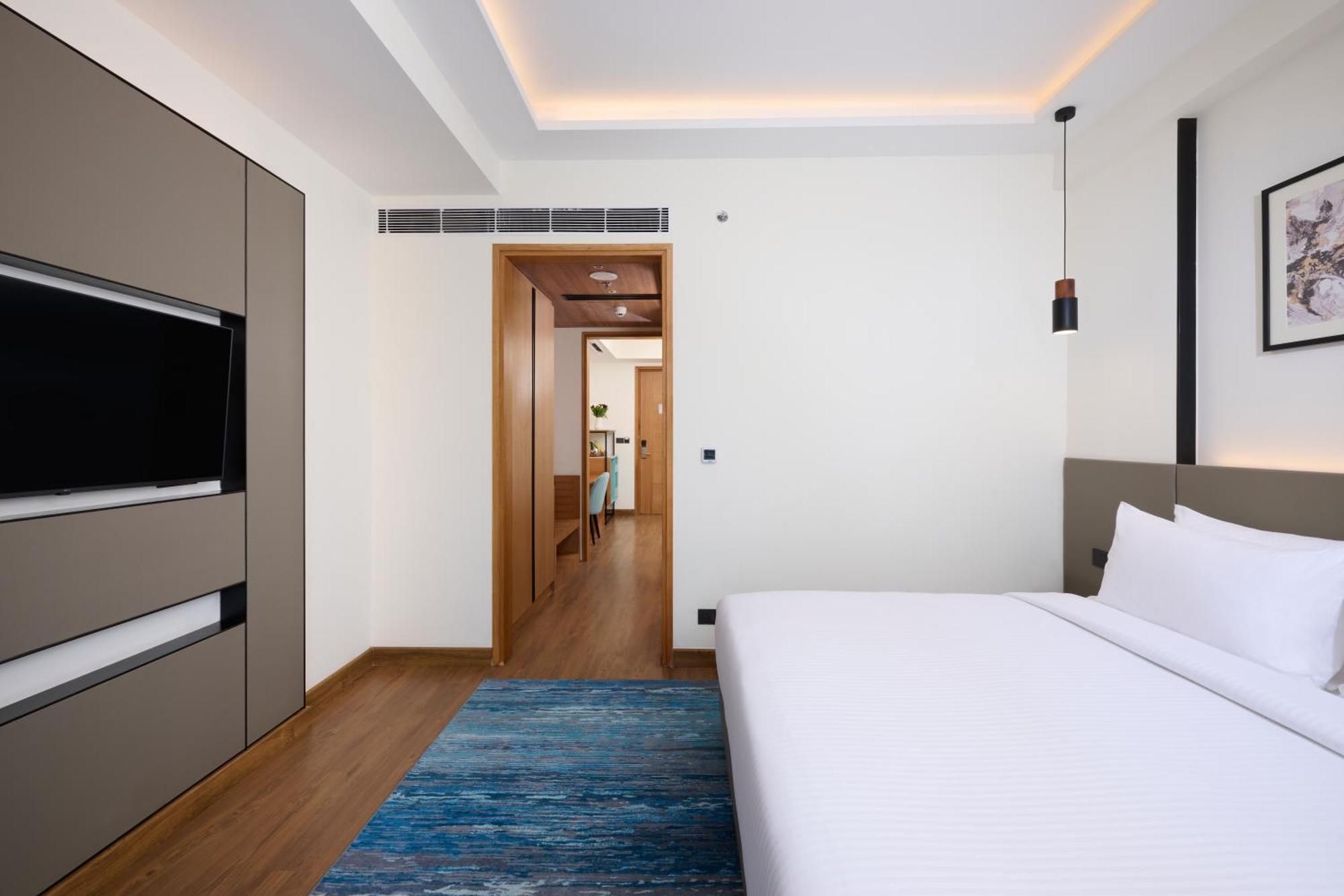 Iris Sarovar Portico グルガウン エクステリア 写真