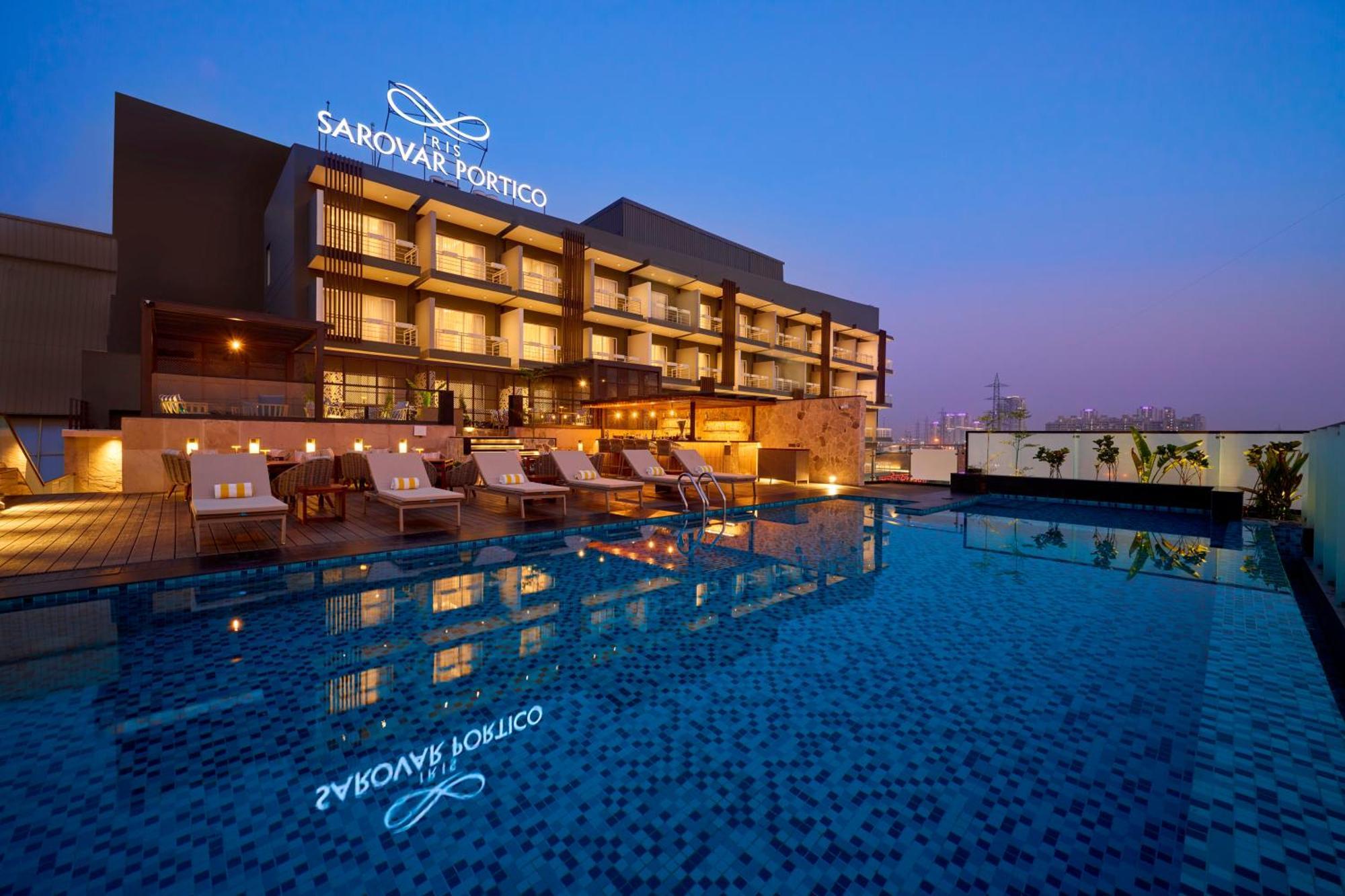 Iris Sarovar Portico グルガウン エクステリア 写真