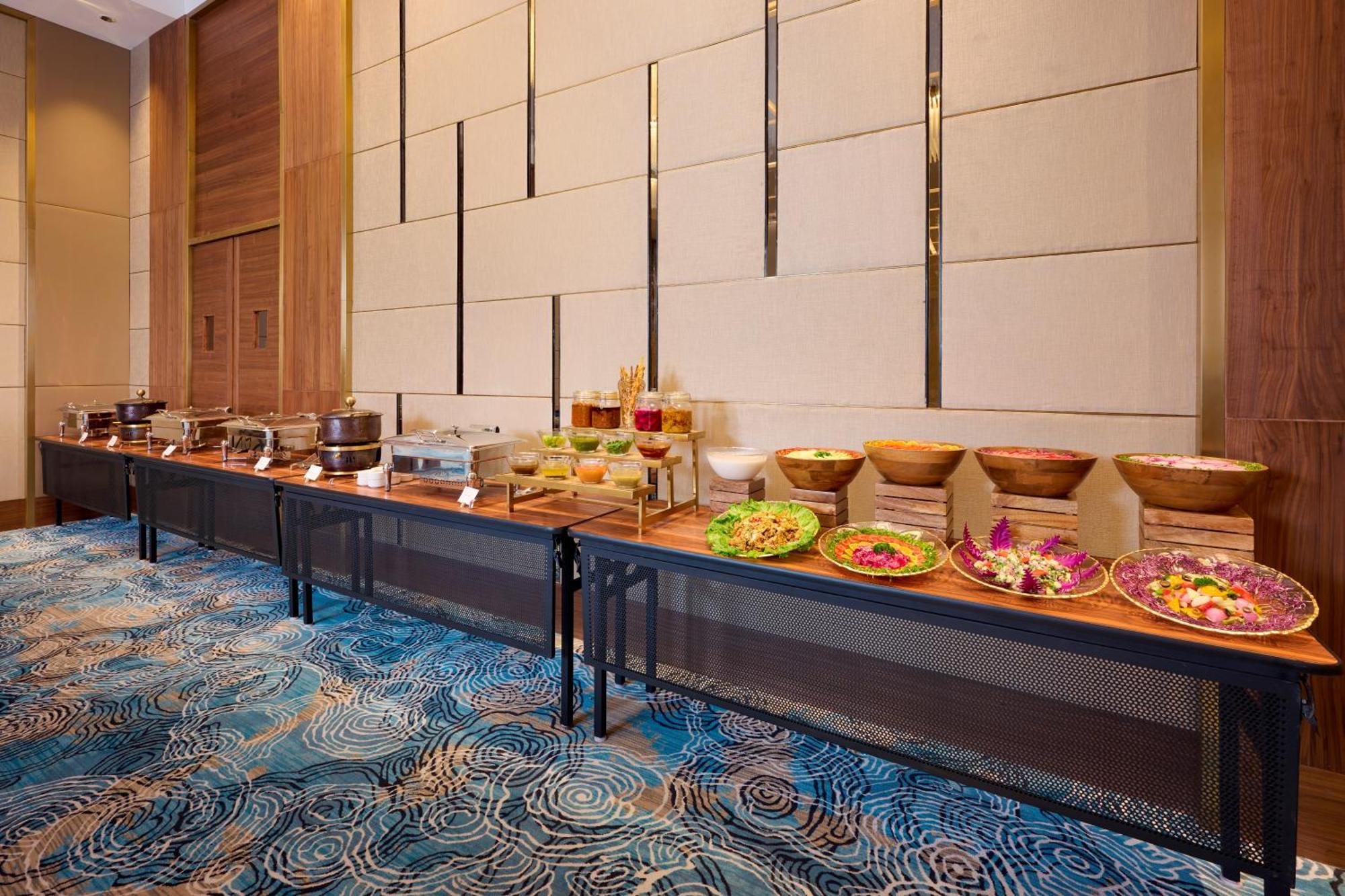 Iris Sarovar Portico グルガウン エクステリア 写真
