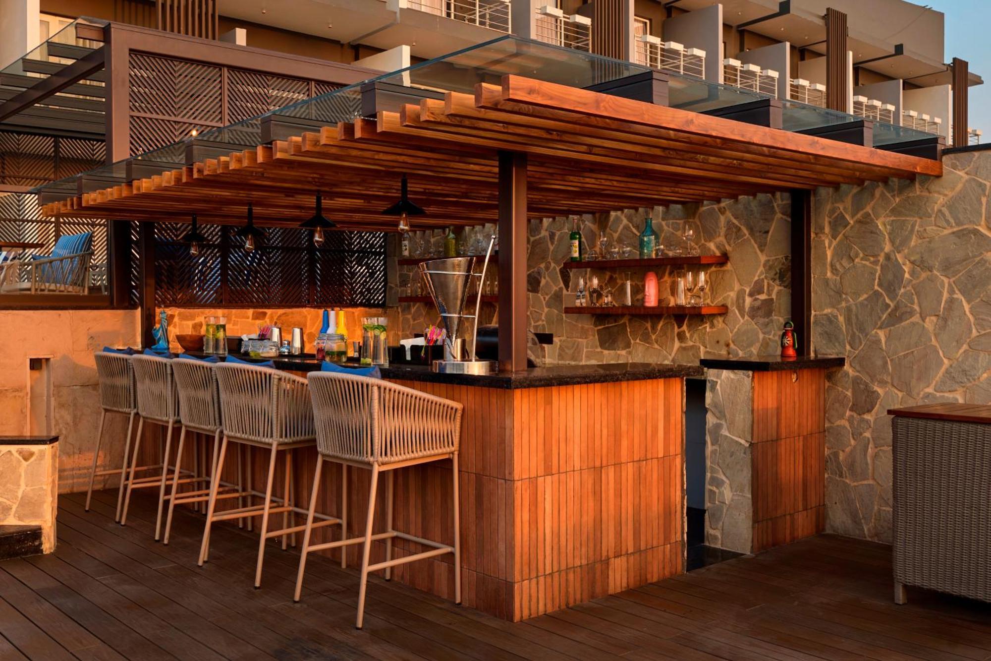 Iris Sarovar Portico グルガウン エクステリア 写真