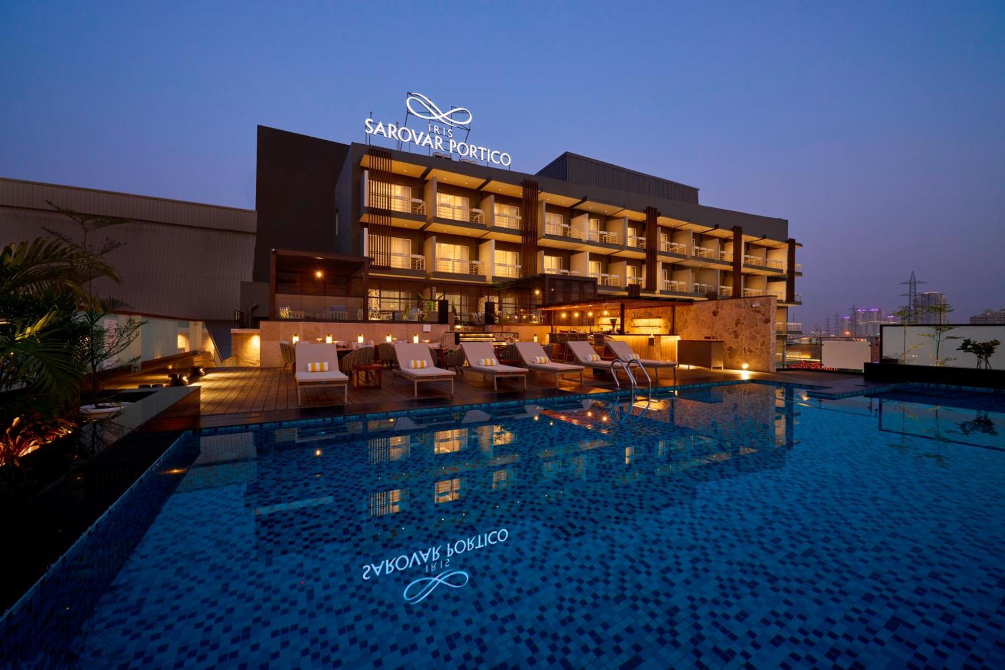 Iris Sarovar Portico グルガウン エクステリア 写真