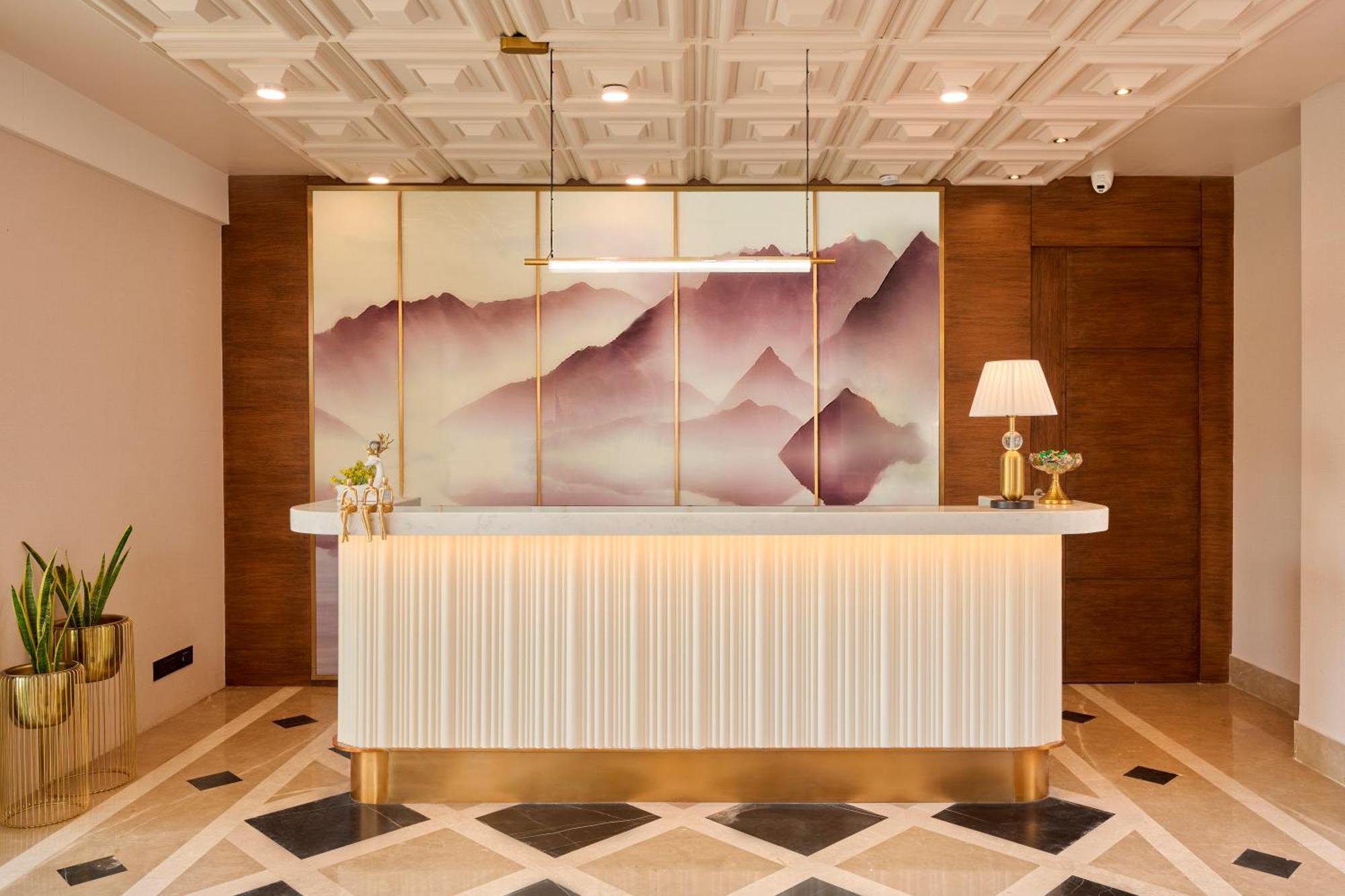 Iris Sarovar Portico グルガウン エクステリア 写真