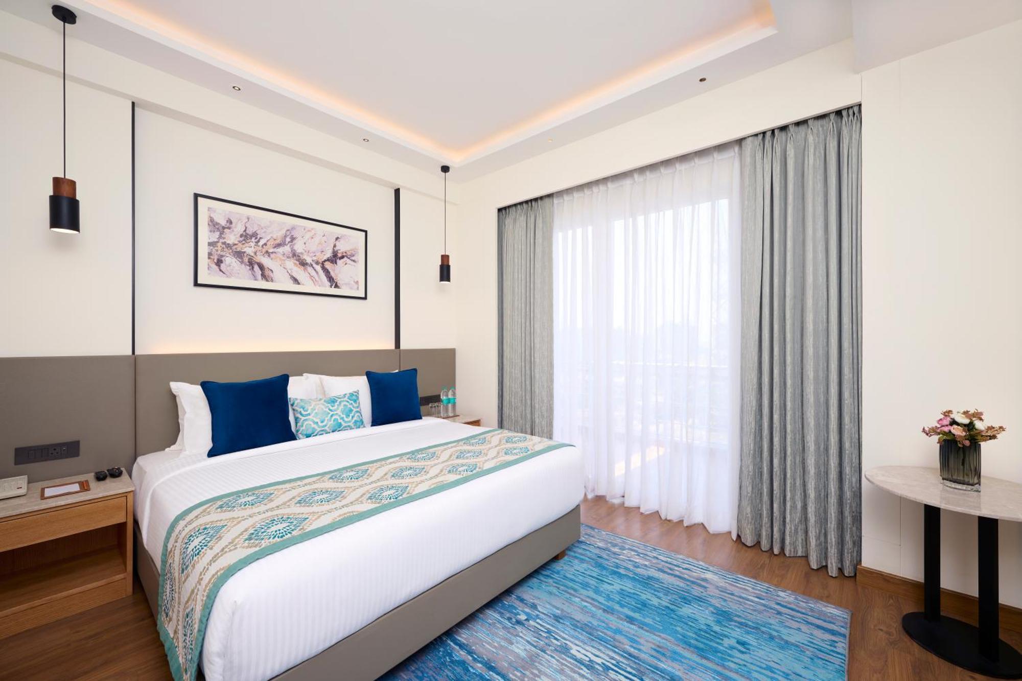Iris Sarovar Portico グルガウン エクステリア 写真