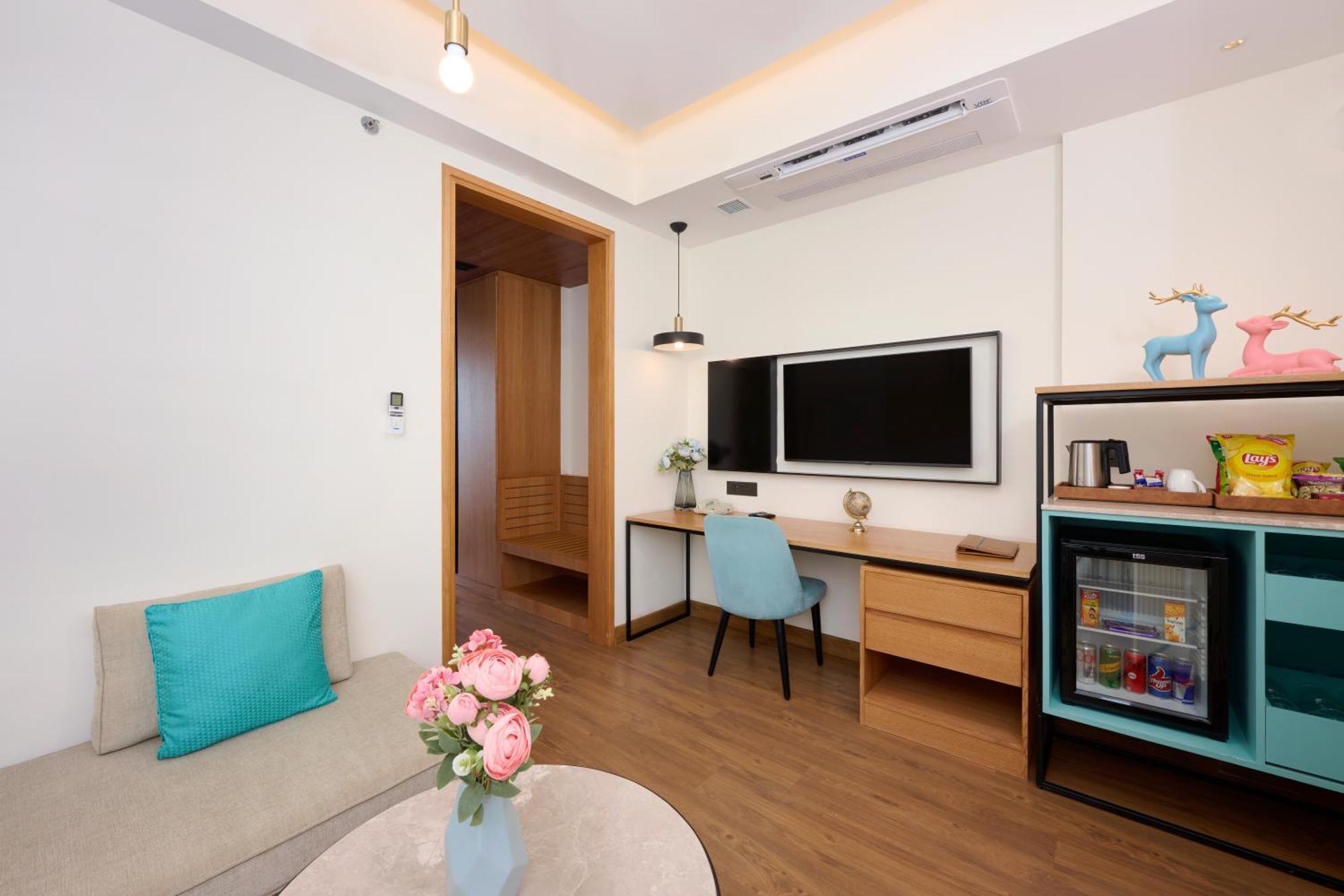 Iris Sarovar Portico グルガウン エクステリア 写真