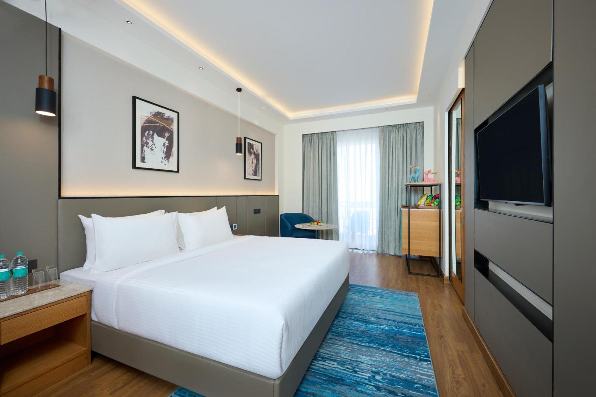 Iris Sarovar Portico グルガウン エクステリア 写真